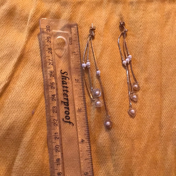 Gold colored and pearl heart drop earrings - Picture 2 of 2